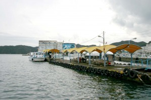 勝浦桟橋　船の発着場所