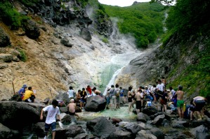 カムイワッカ湯の滝14