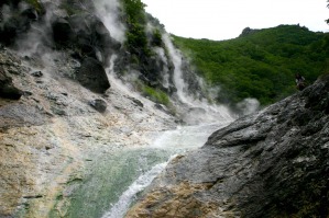 カムイワッカ湯の滝11