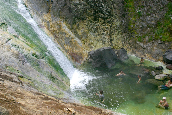 カムイワッカ湯の滝13